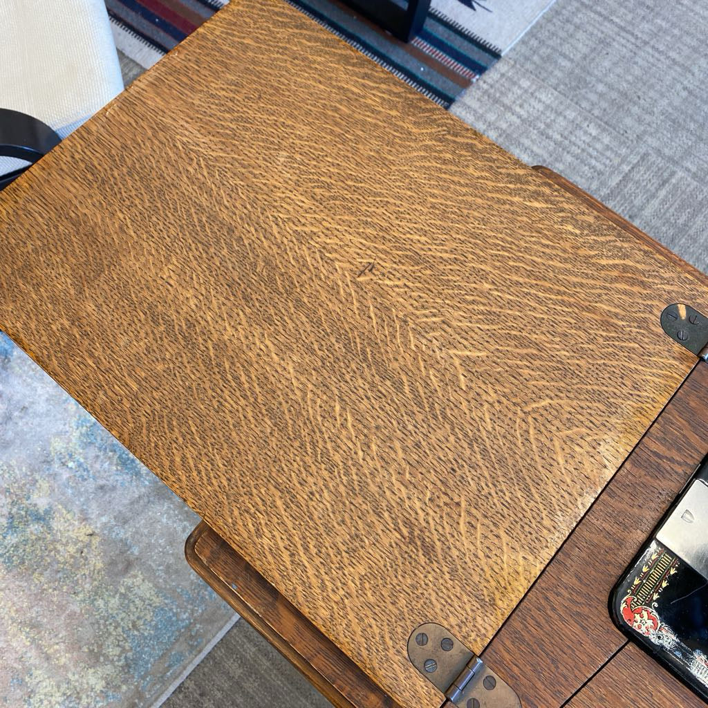Antique SINGER Quarter Oak Sewing Machine UNIQUE FINDS