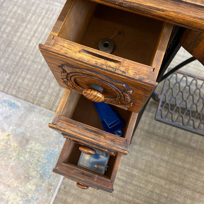 Antique SINGER Quarter Oak Sewing Machine UNIQUE FINDS