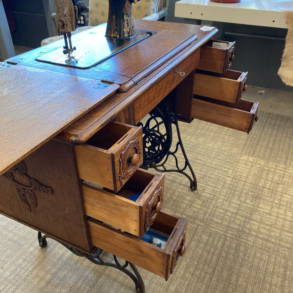 Antique SINGER Quarter Oak Sewing Machine UNIQUE FINDS