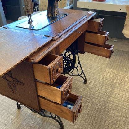 Antique SINGER Quarter Oak Sewing Machine UNIQUE FINDS