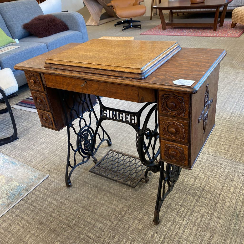 Antique SINGER Quarter Oak Sewing Machine UNIQUE FINDS