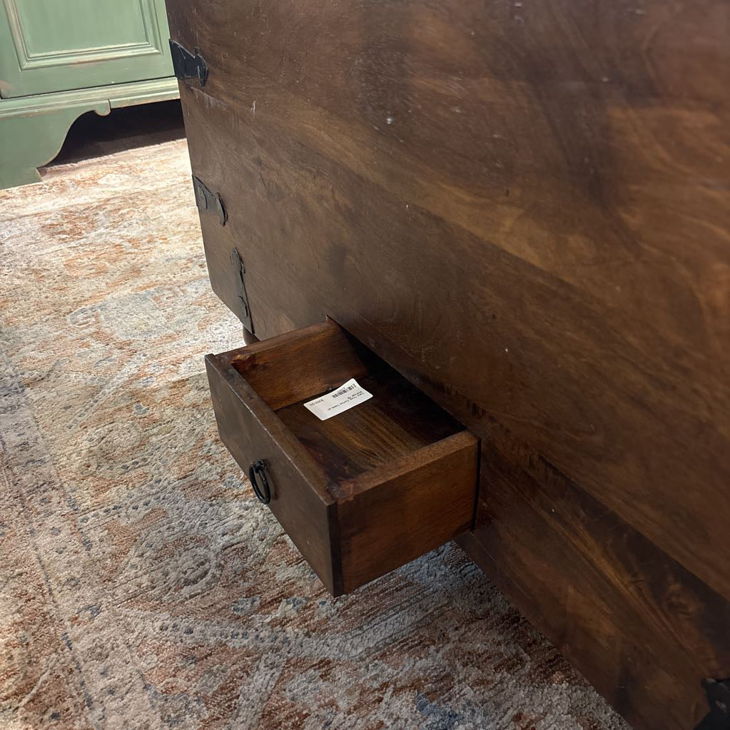Taka Trunk Coffee Table w/ Storage C COFFEE TABLES