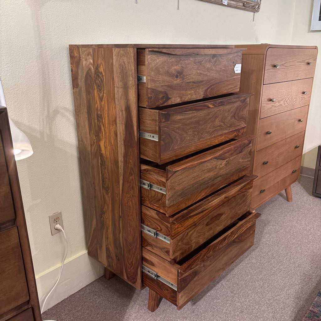 Bremerton Chest