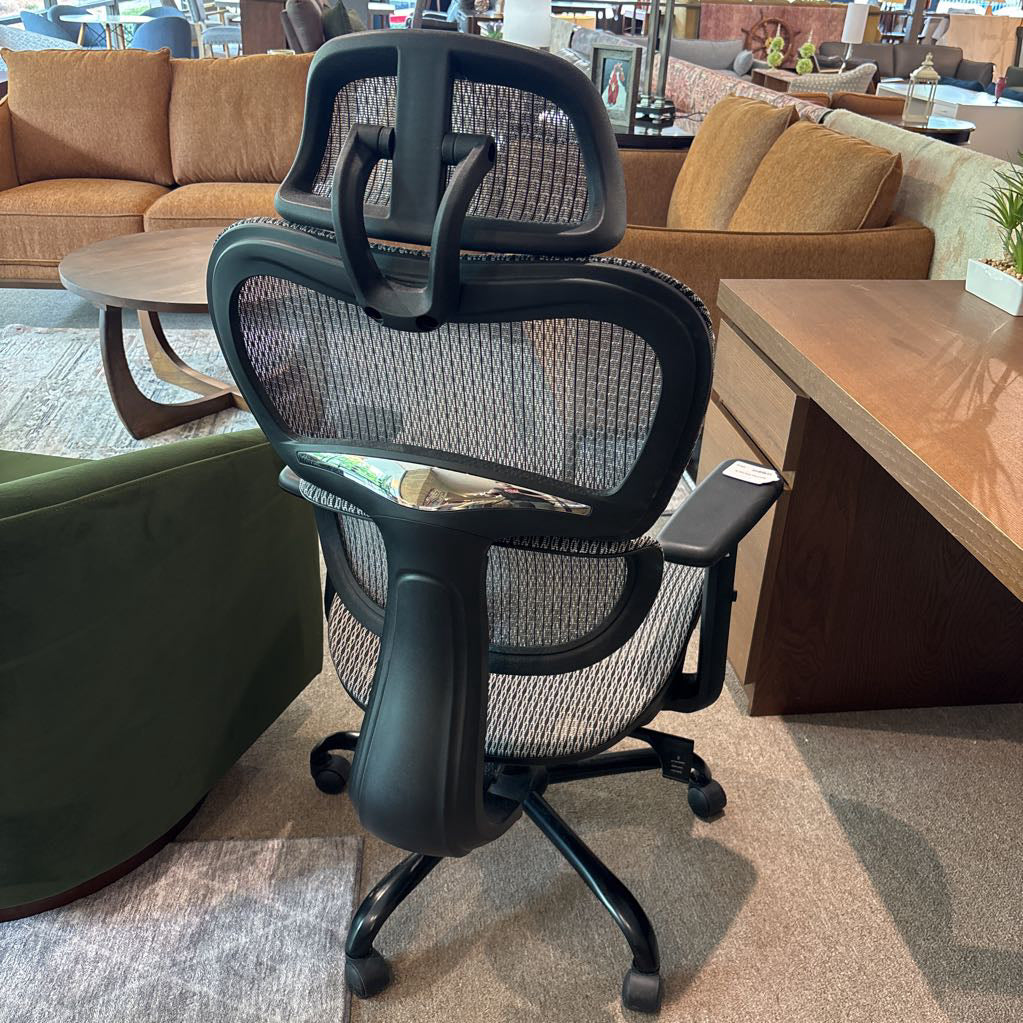 Black & Mesh Office Chair