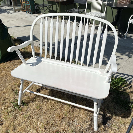Classic White Windsor Bench