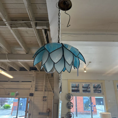 Geringer & Sons Lotus Pendant Lamp