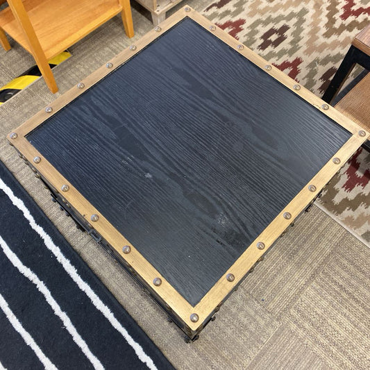 Retro Trunk Square (AS IS) C TRUNKS