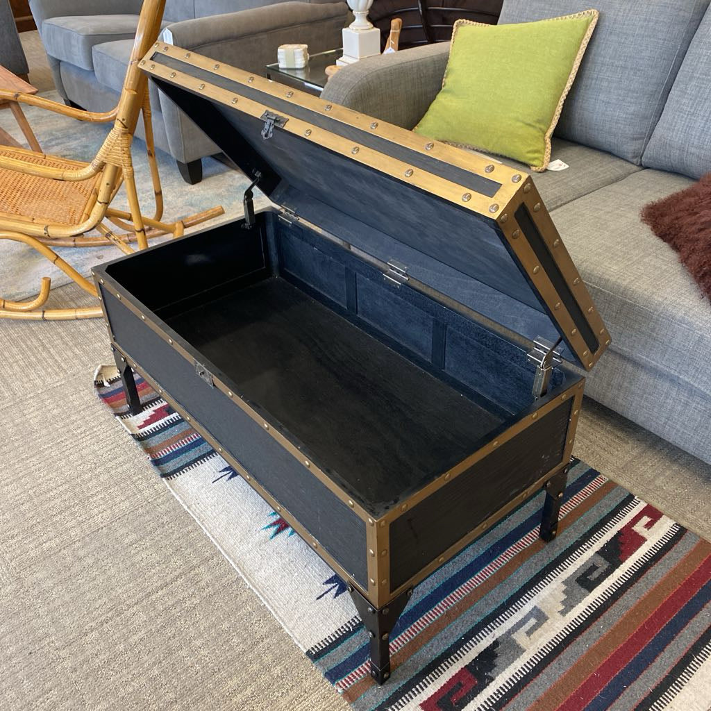 Retro Trunk Rectangular (AS IS)