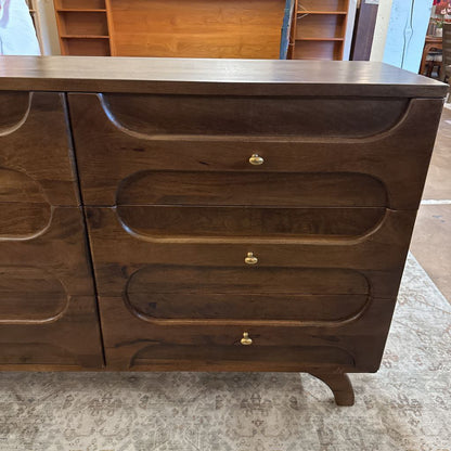 Pirogue Dresser