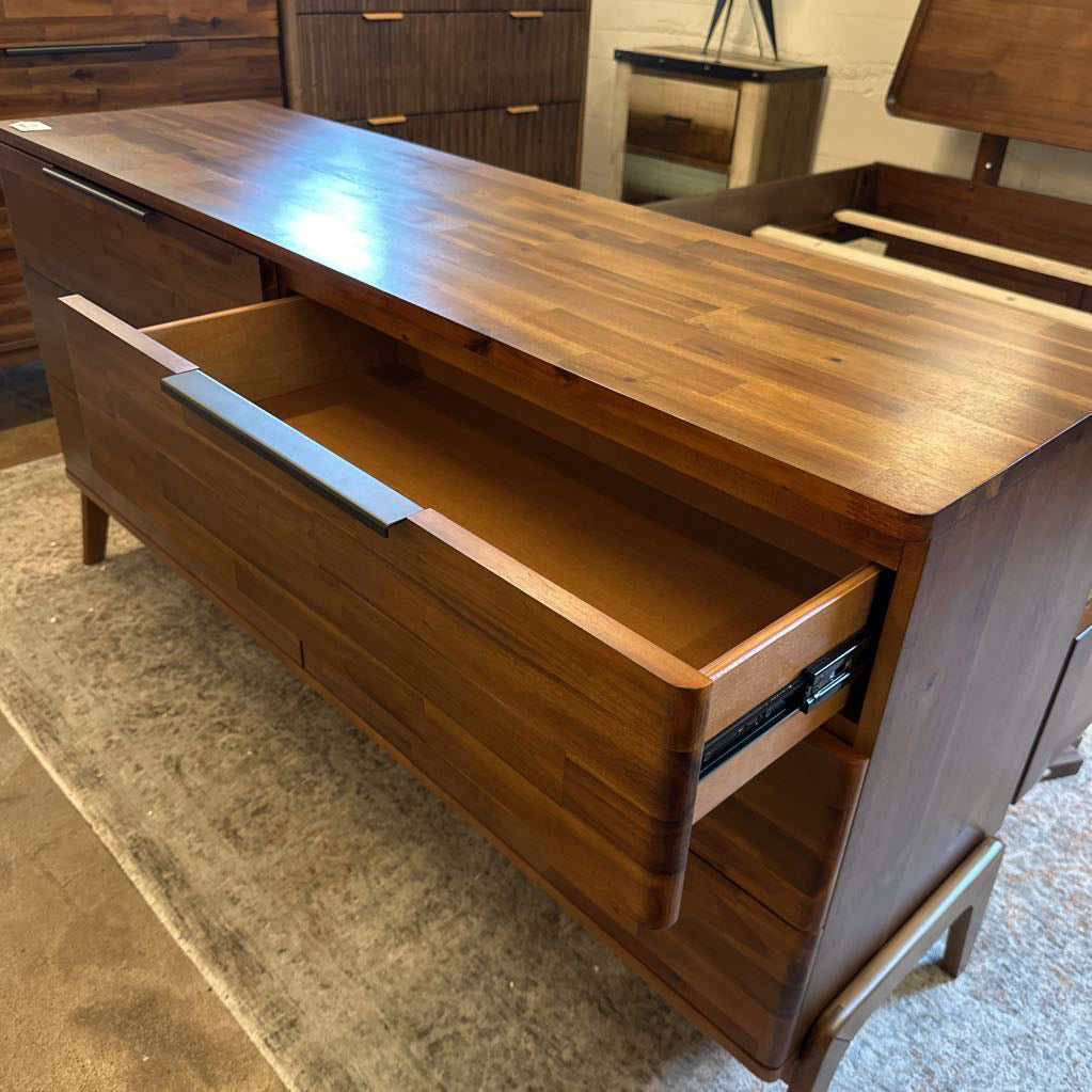 Scandi-Retro Dresser