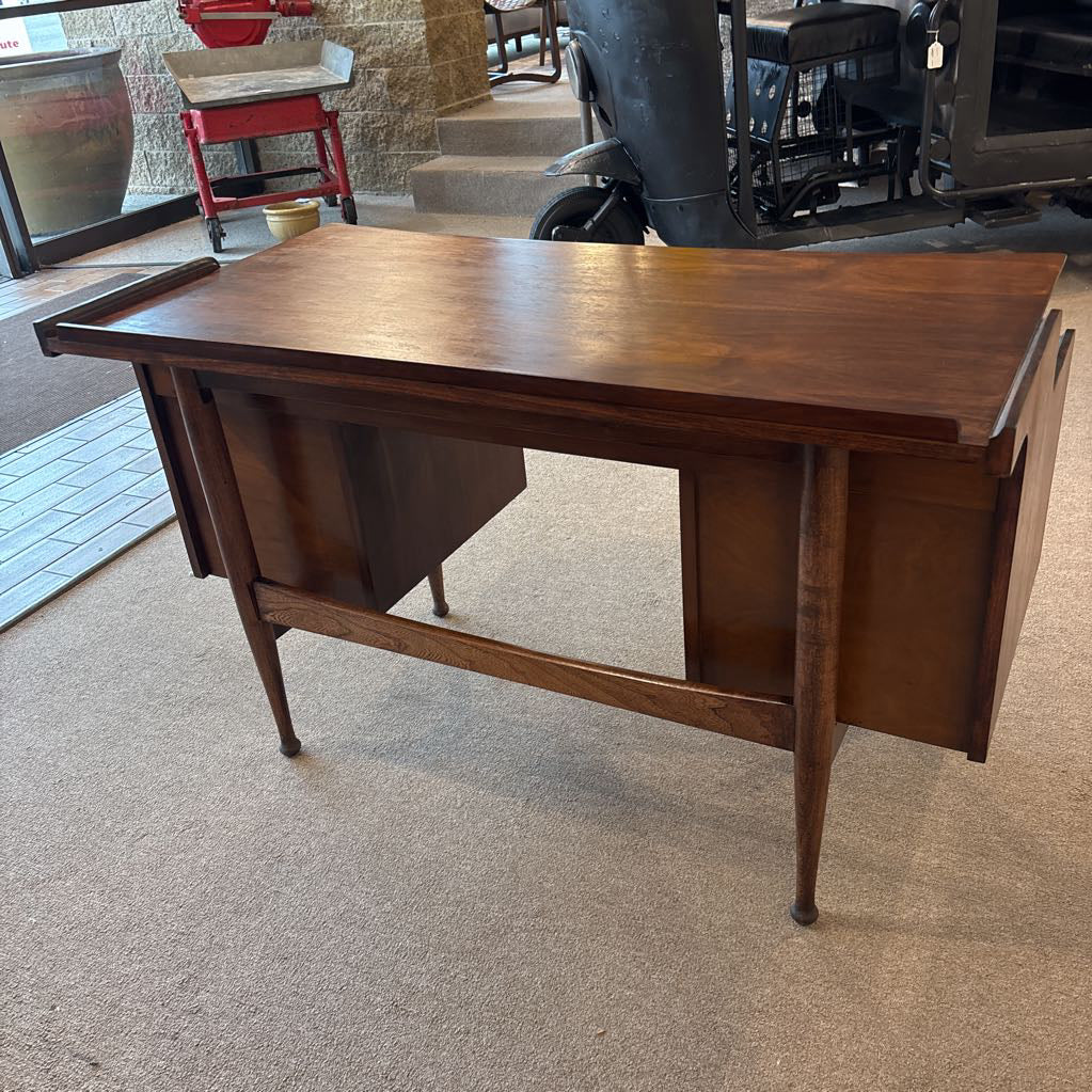 MC Hooker Walnut Executive Desk