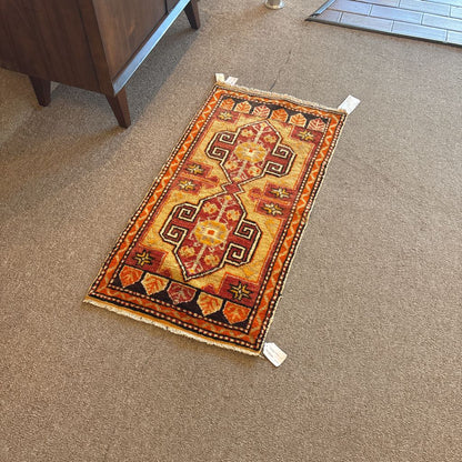 Hand Knotted Persian 2'7" x 4'2" Wool Rug