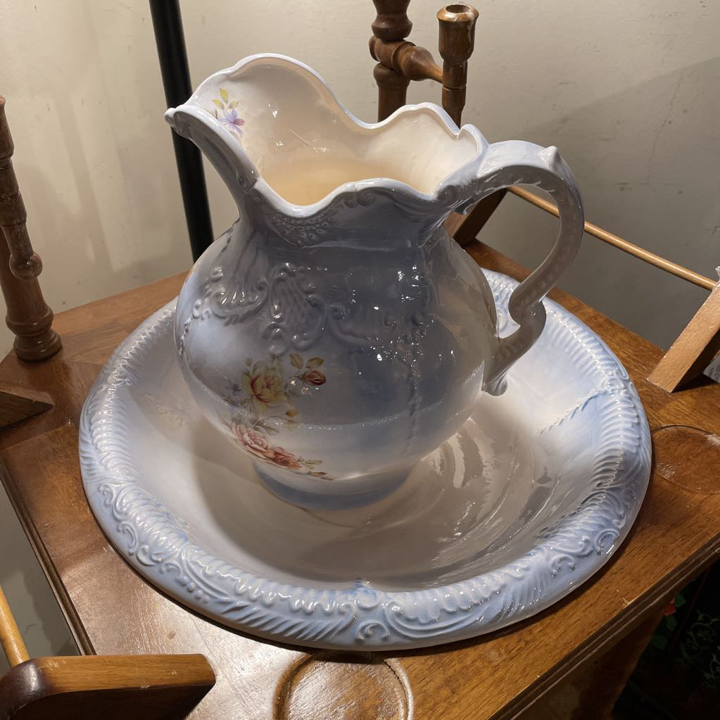 Vintage Victorian Style Wash Stand w/ Barley Twist Legs & Blue Basin
