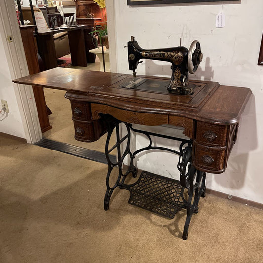 Antique Oak Daytonia Sewing Machine UNIQUE FINDS
