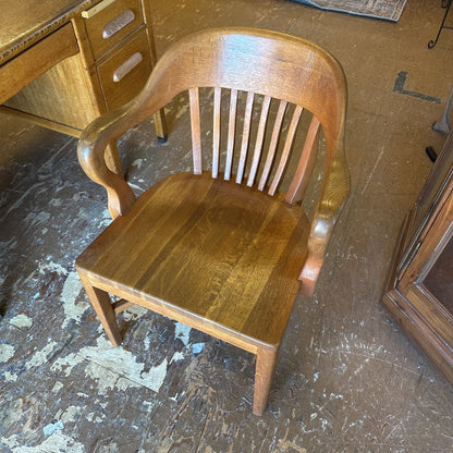 Vintage Oak Desk w/ Matching Chair C DESKS