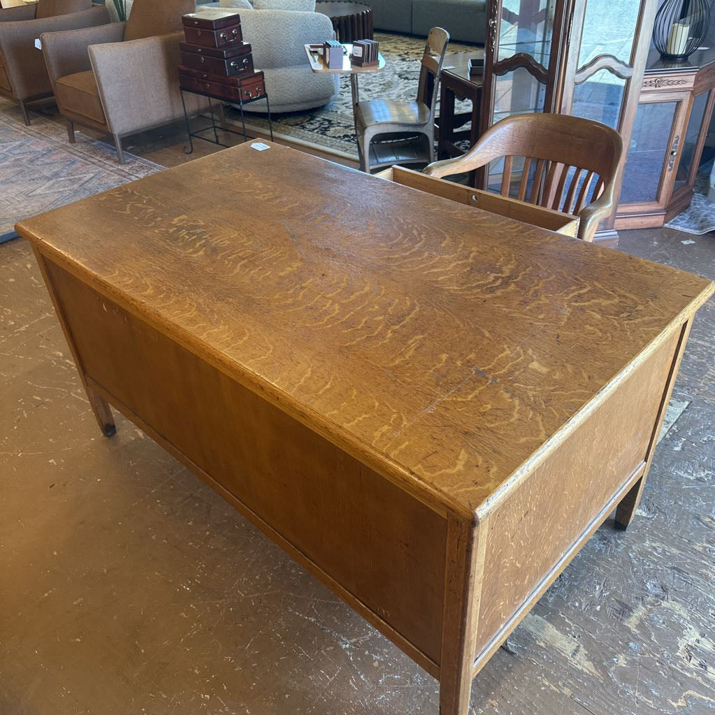 Vintage Oak Desk w/ Matching Chair C DESKS