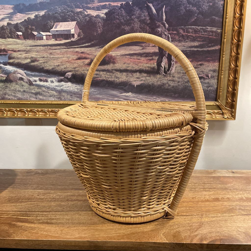 Round Beige Picnic Basket with Handle SMALLS