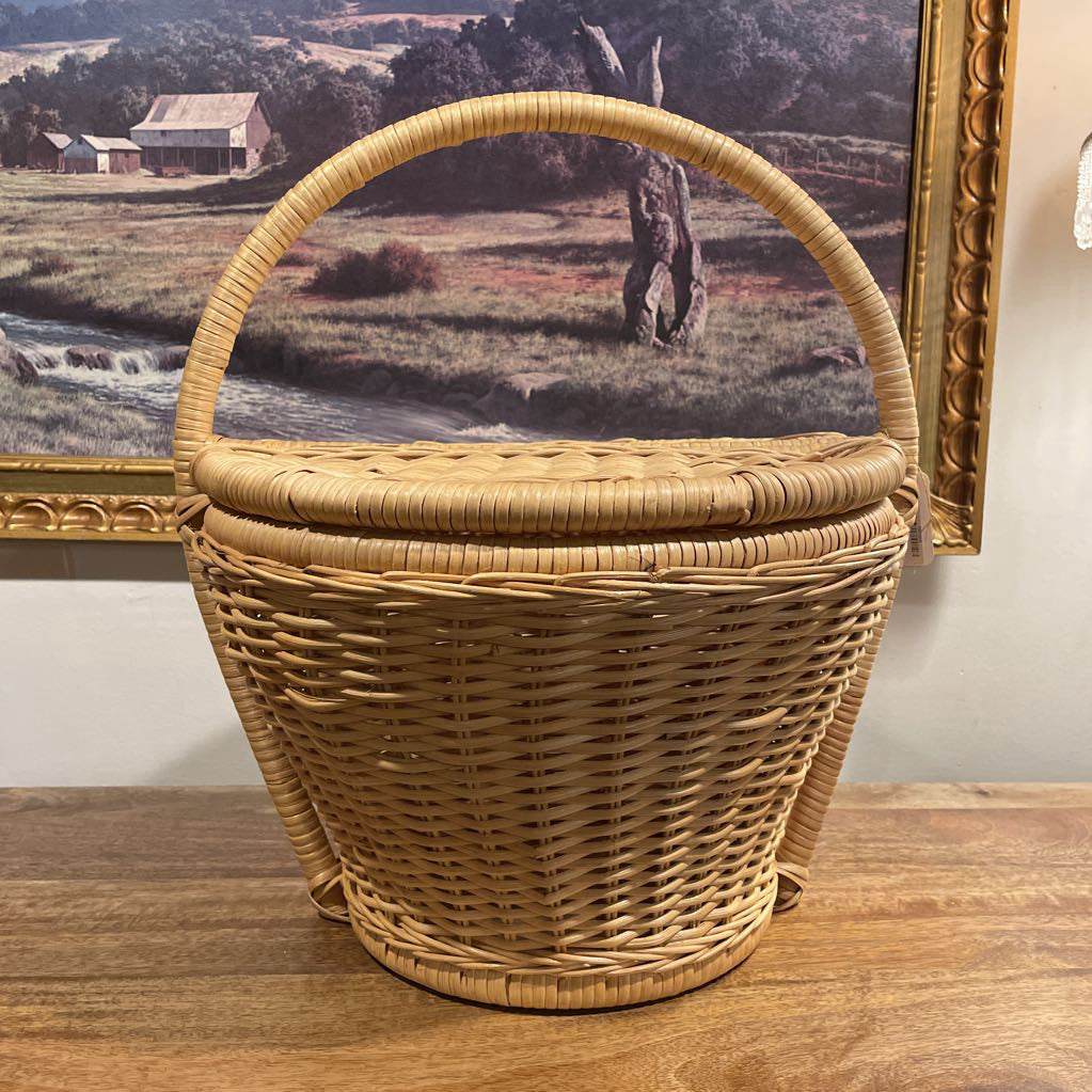 Round Beige Picnic Basket with Handle SMALLS