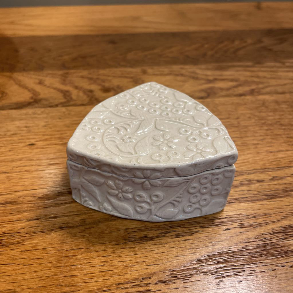 Tringular Ceramic Trinket Box with Berry & Vine Motif SMALLS