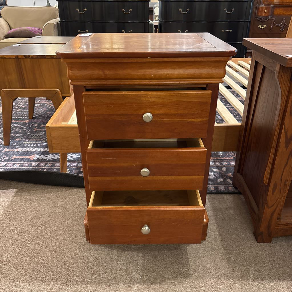 Stanley 3 Drawer Nightstand C NIGHTSTANDS
