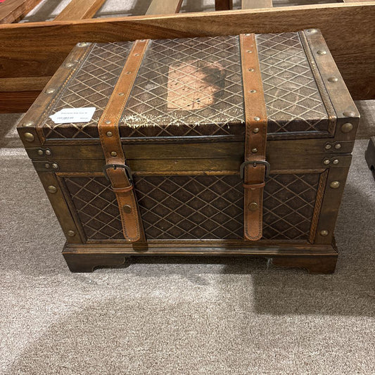 Small Leather Strap Trunk C TRUNKS