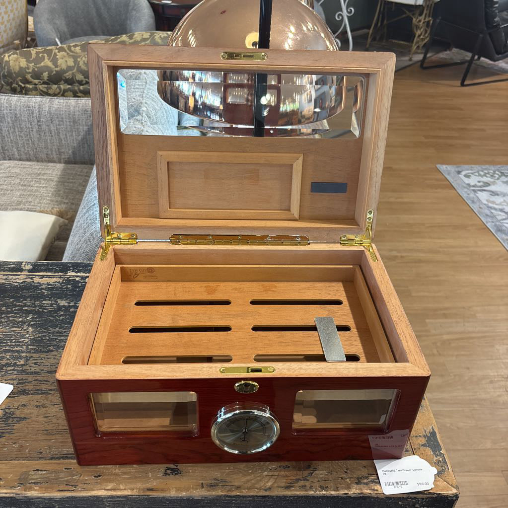 Lacquered Walnut Humidor