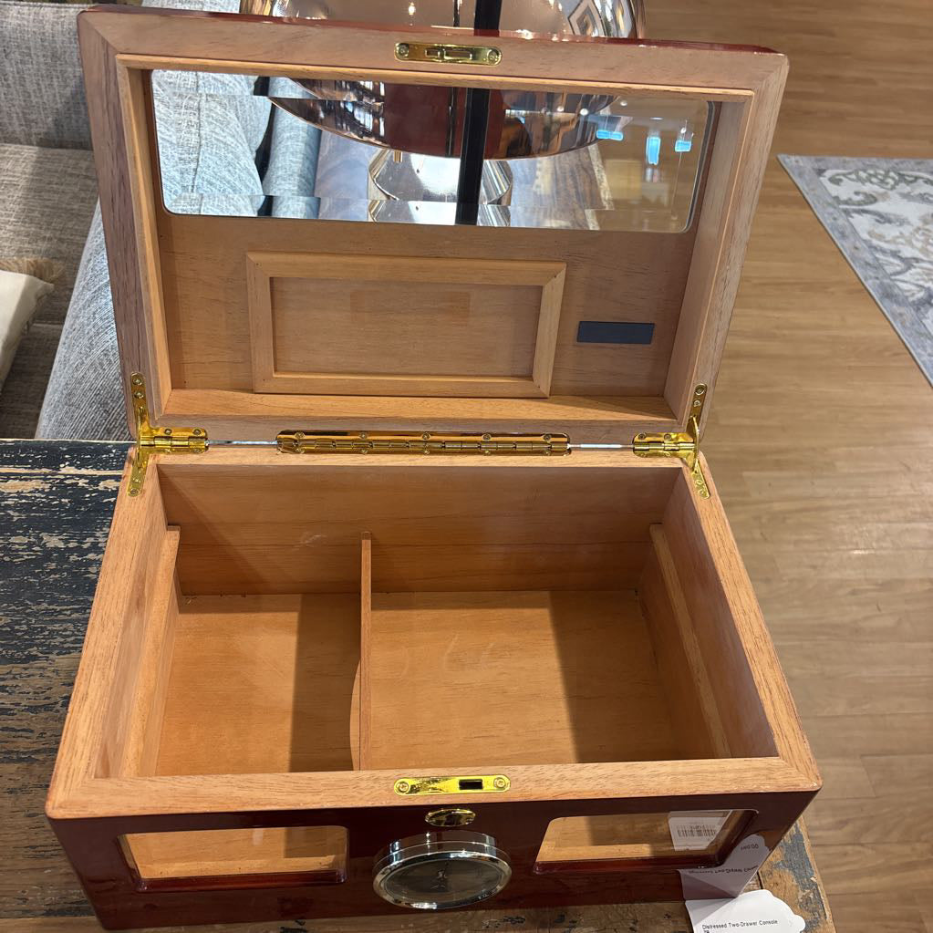 Lacquered Walnut Humidor