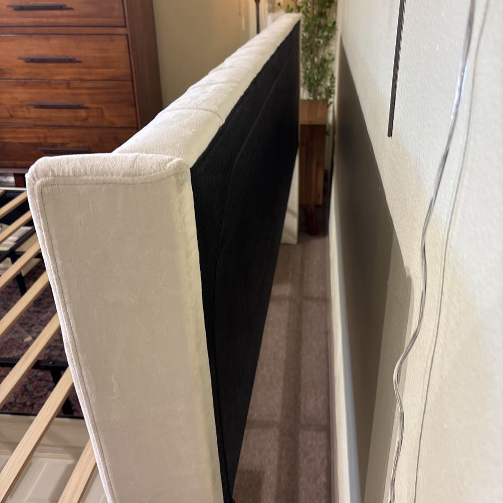Modern Upholostered King Bedframe w/ Storage C BED FRAMES