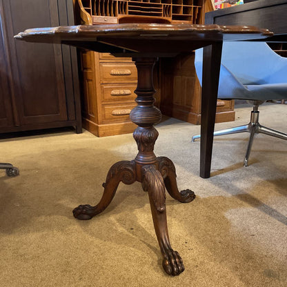 Vintage Tilt Top Entry Table C SIDE TABLES