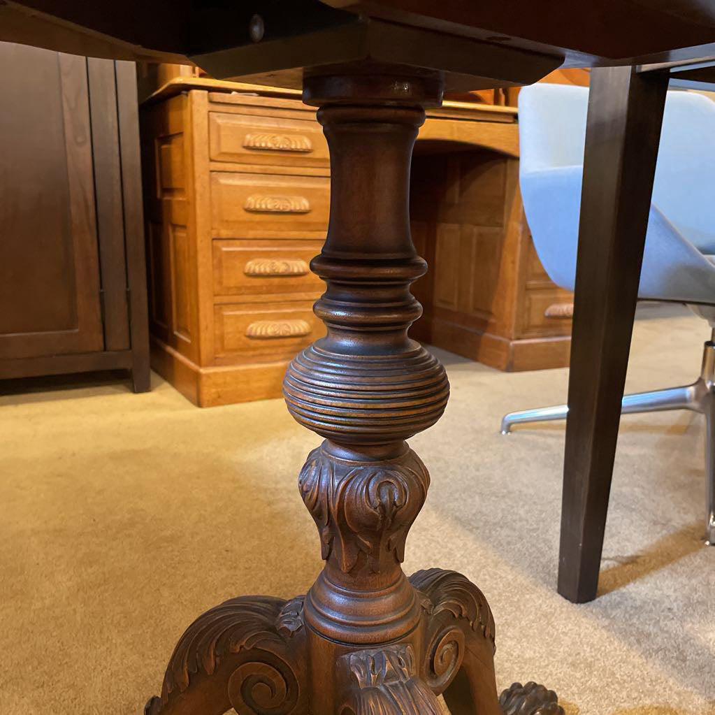 Vintage Tilt Top Entry Table C SIDE TABLES