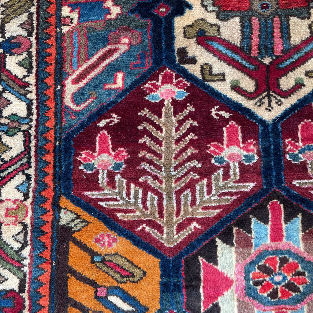 9'8"x 3'8" 70's Persian Bahktiari Rug RUGS