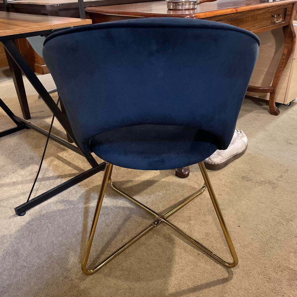 Black Velvet Curved Back Dining Chair w/ Golden Legs C DINING CHAIRS