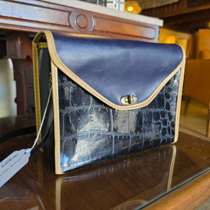 Polaroid 220 Camera in Case