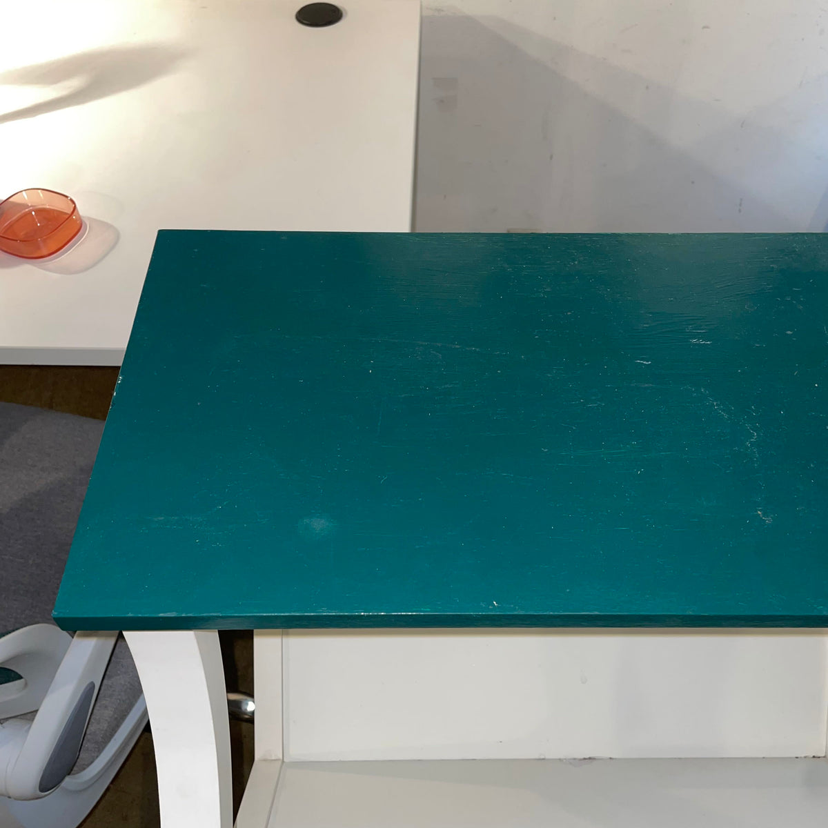 Tall White Magazine/Book Rack with Green Top