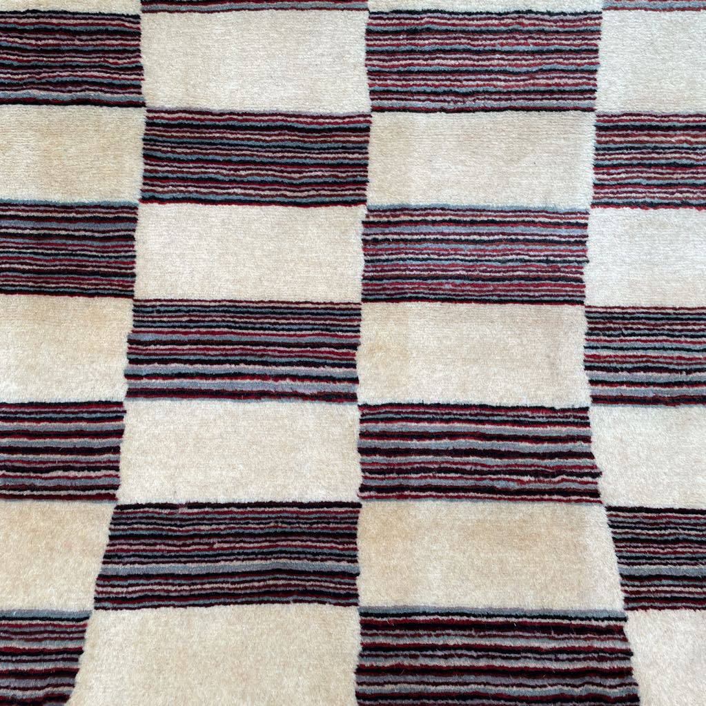 2.7 x 7.9 Zigler Gabbeh Hand Knotted Wool Rug