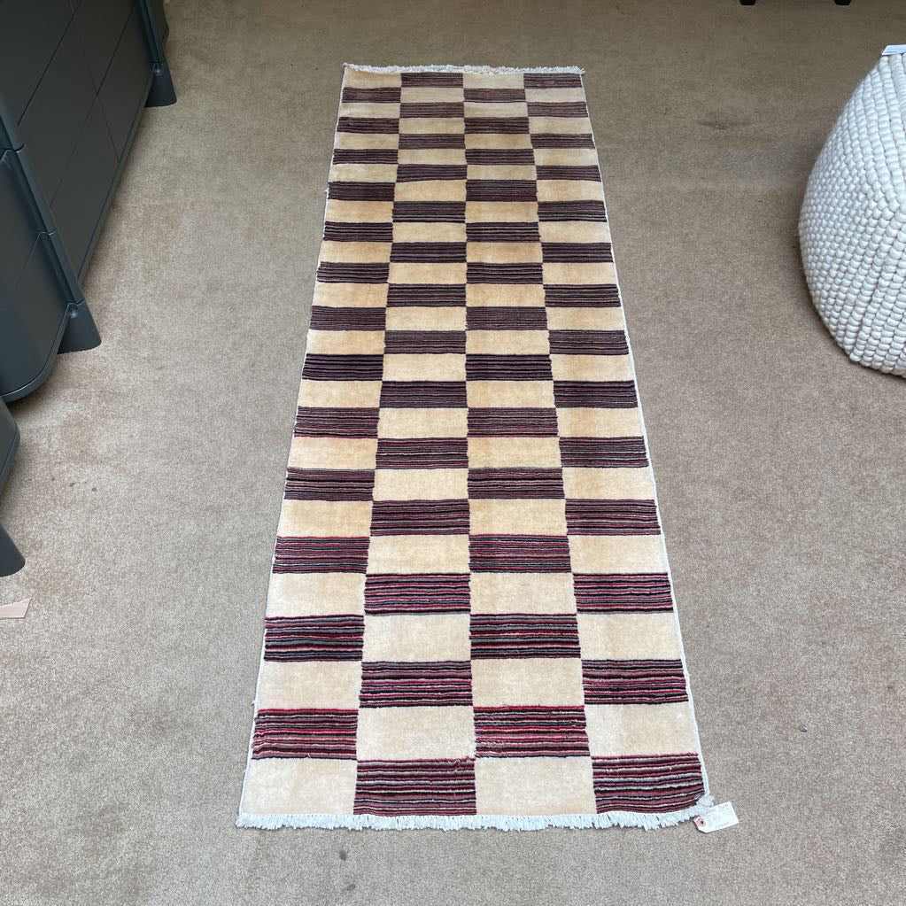 2.7 x 7.9 Zigler Gabbeh Hand Knotted Wool Rug