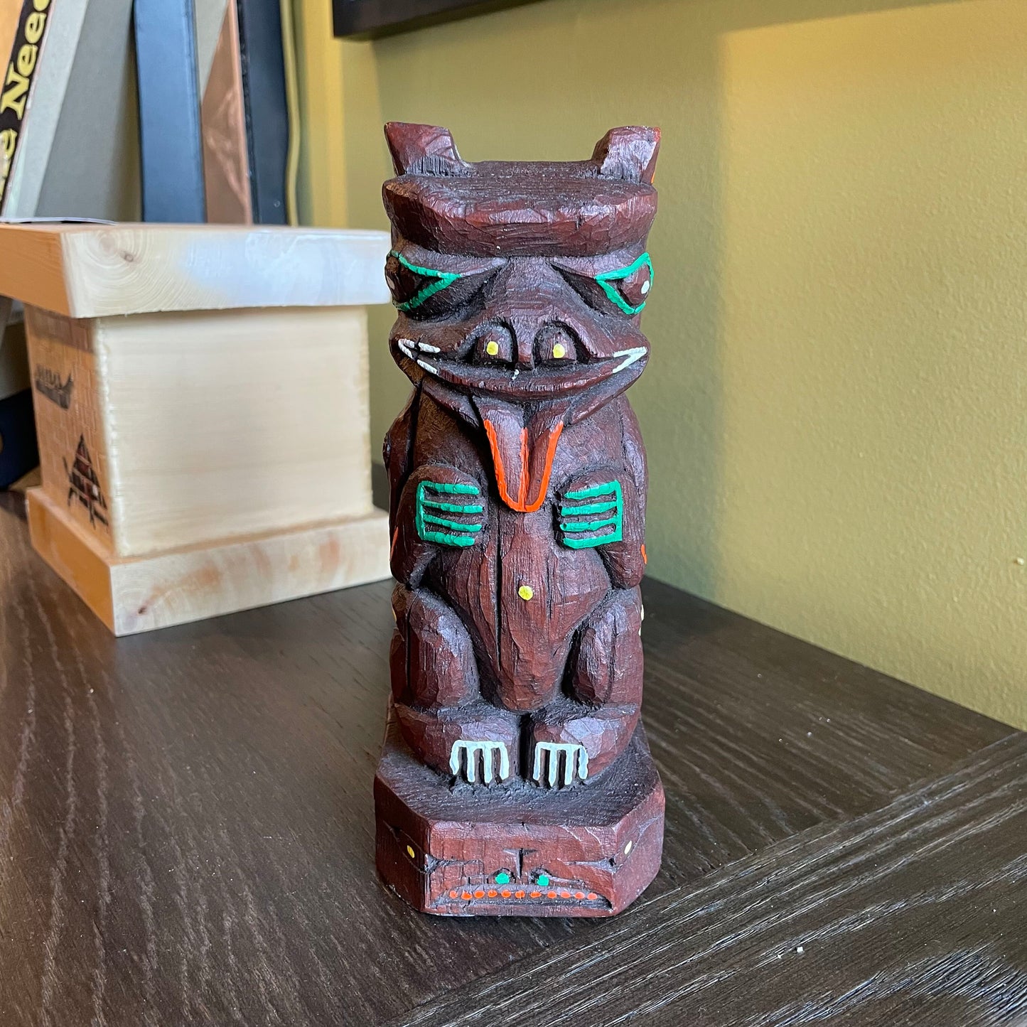 Creed Totems, Ak Totem with Green/White/Orange