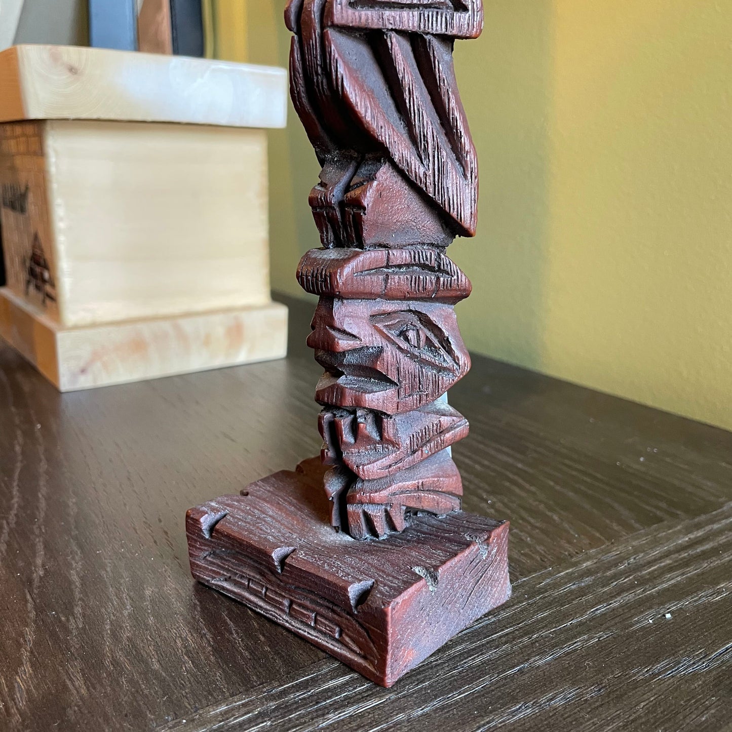Creed Totems, Ak Totem Pole