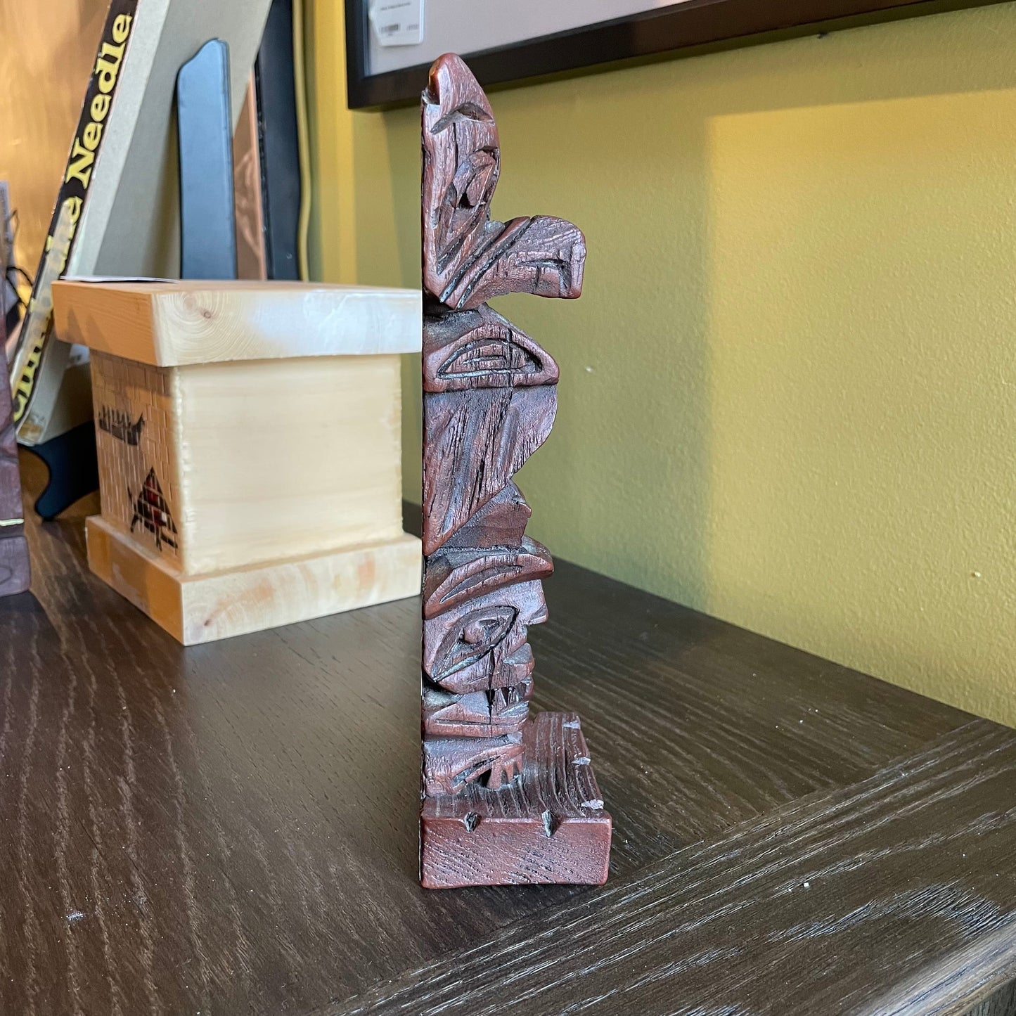 Creed Totems, Ak Totem Pole