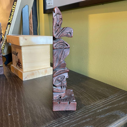 Creed Totems, Ak Totem Pole