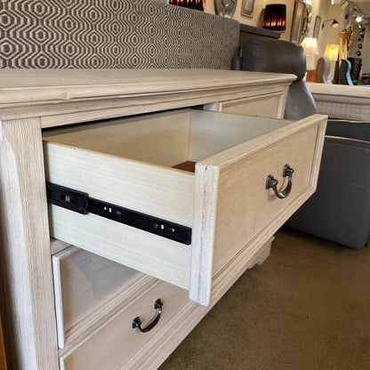 Liberty Furniture 6 Drawer White Textured Lowboy Dresser