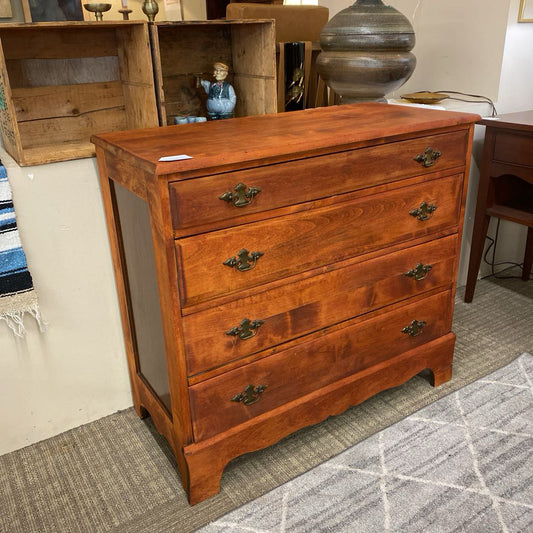Traditional Mid-Height 4 Drawer Dresser C HIGHBOYS