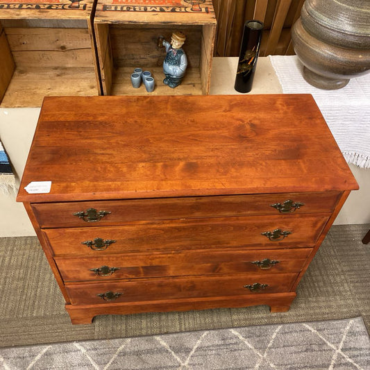 Traditional Mid-Height 4 Drawer Dresser C HIGHBOYS