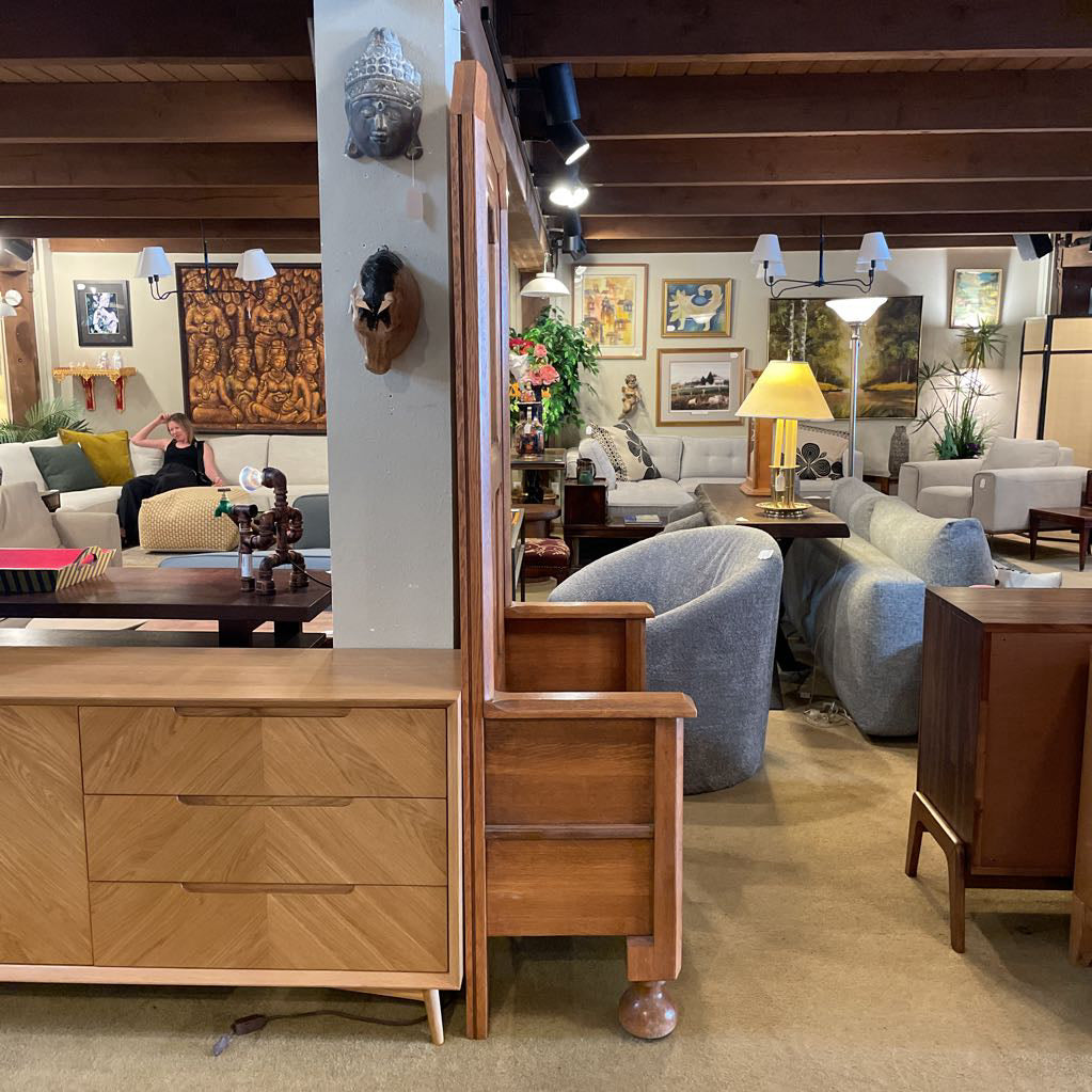 Antique Oak Beveled Mirror with Seat Storage C MIRRORS