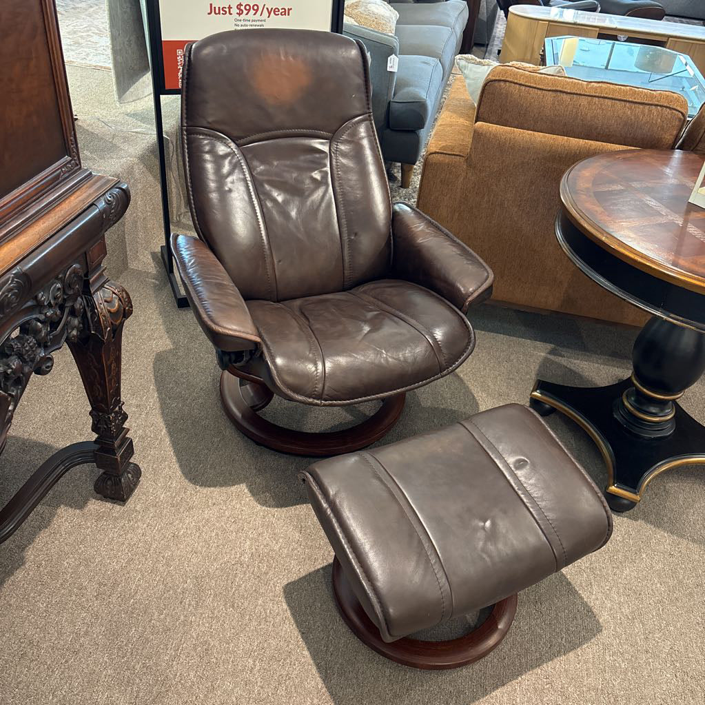 Stressless Brown Leather Recliner w/ Ottoman U ACCENT CHAIRS