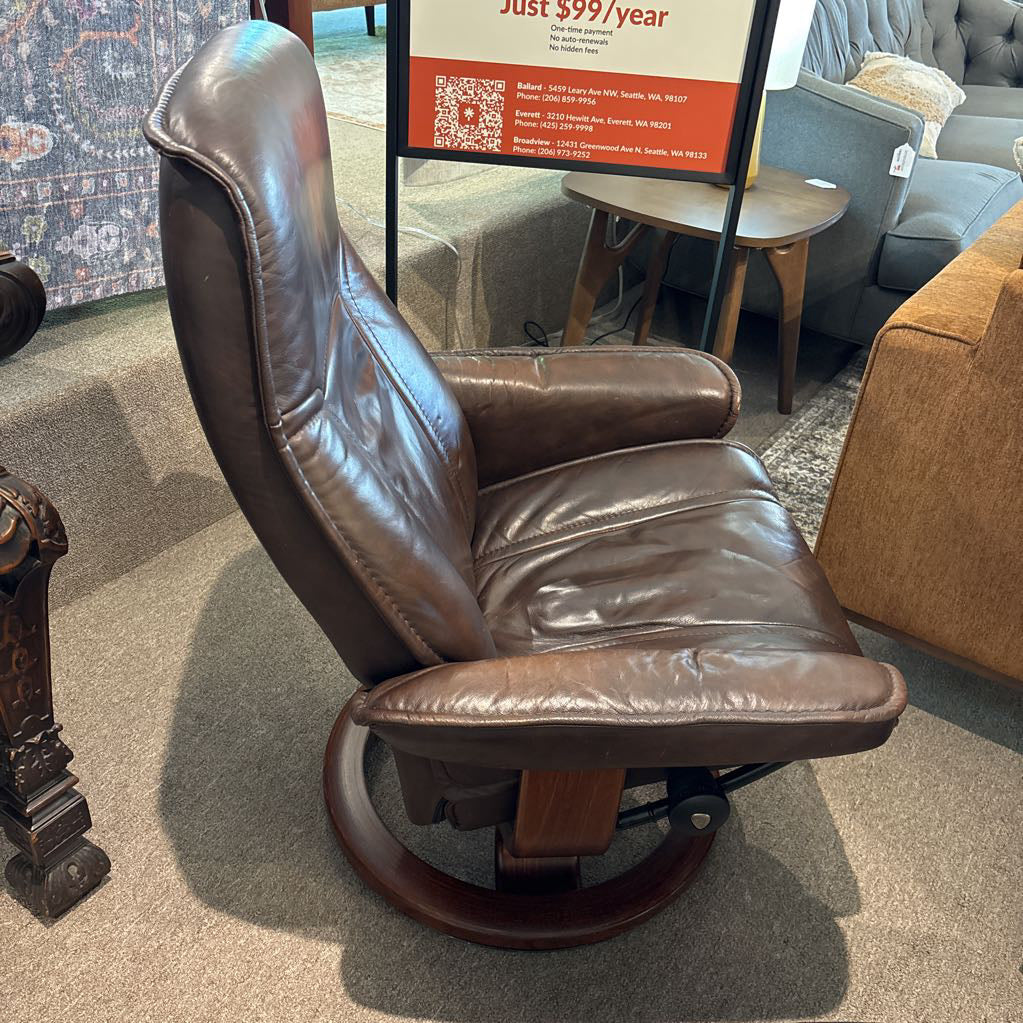 Stressless Brown Leather Recliner w/ Ottoman U ACCENT CHAIRS