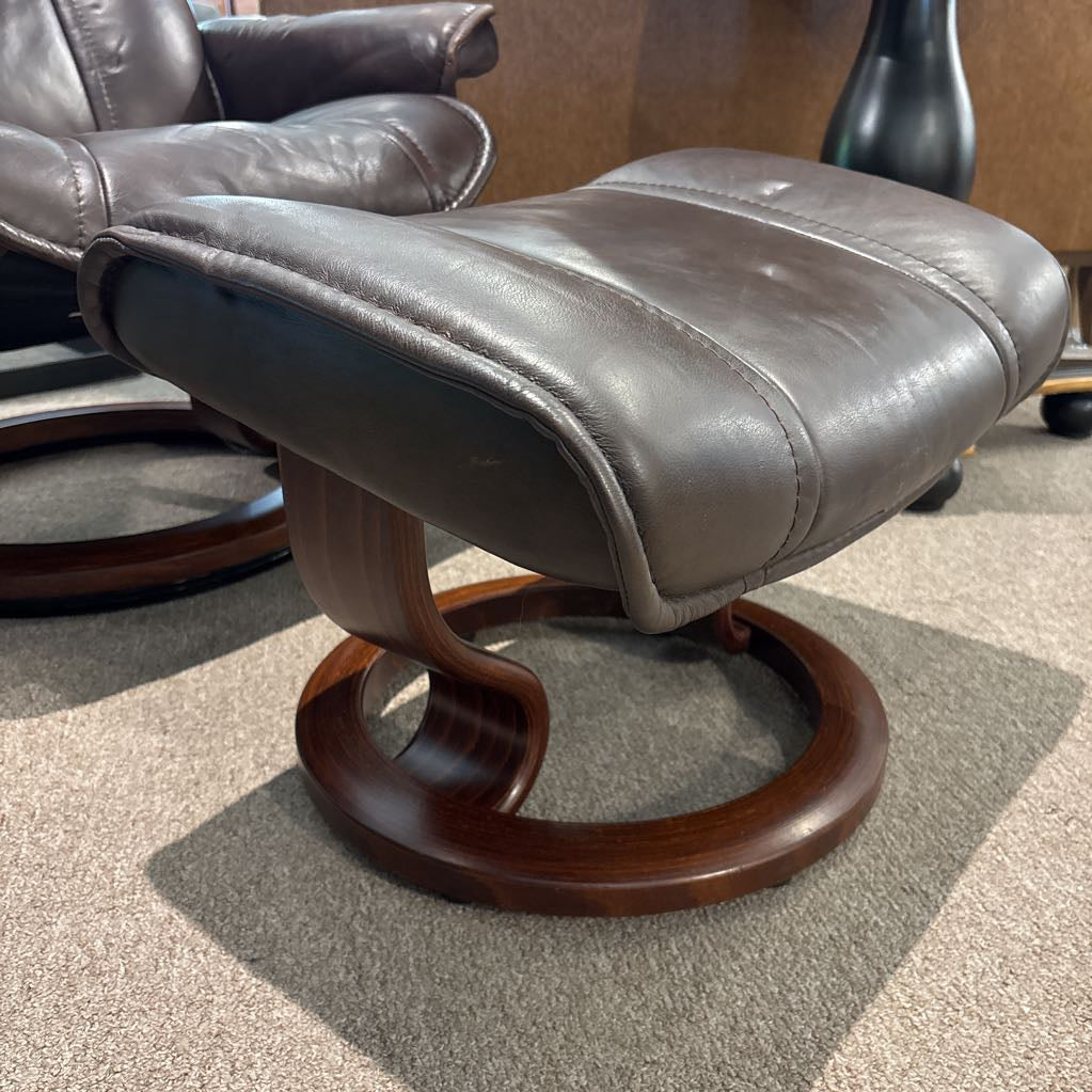Stressless Brown Leather Recliner w/ Ottoman U ACCENT CHAIRS