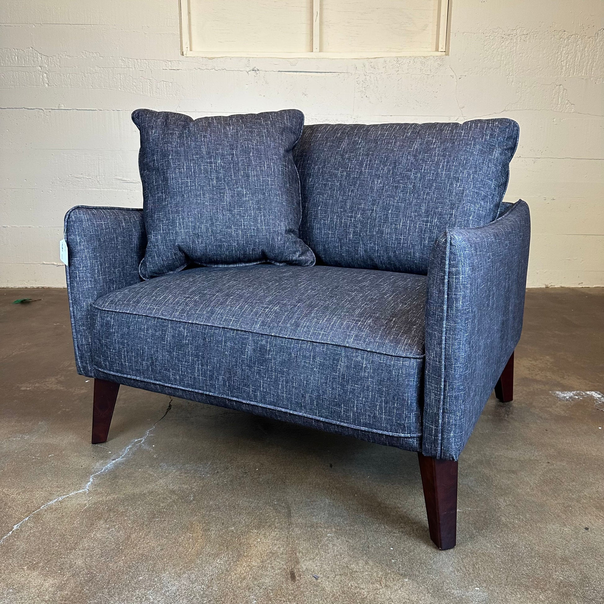 Pepper Chair U ACCENT CHAIRS
