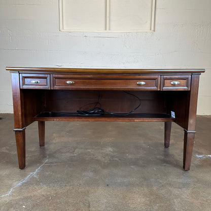 Traditional 3 Drawer Desk w/ Power