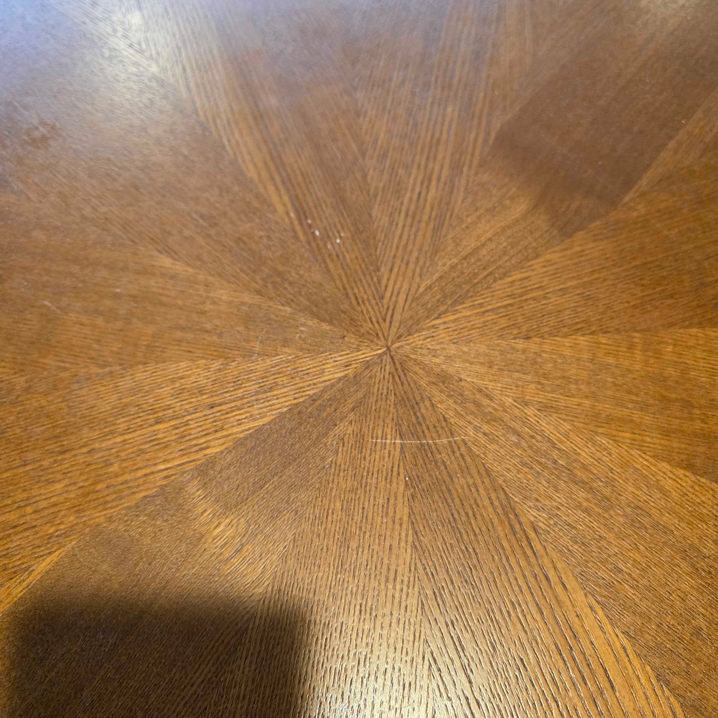 Article Conan "X" Base Round Dining Table